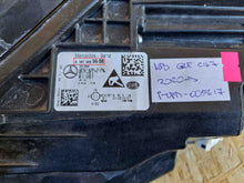 Laden Sie das Bild in den Galerie-Viewer, Frontscheinwerfer Mercedes-Benz Gle A1679065608 Ein Stück (Rechts oder Links)