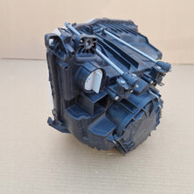 Laden Sie das Bild in den Galerie-Viewer, Frontscheinwerfer Mercedes-Benz A9608201839 Links Scheinwerfer Headlight SCH3731038223rd