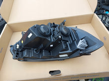 Load image into Gallery viewer, Frontscheinwerfer Renault Master 260607867 Links Scheinwerfer Headlight