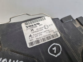 Frontscheinwerfer Volvo S40 II 31299588 0301237272 Xenon Rechts Headlight SCH6989947108mb