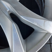 Laden Sie das Bild in den Galerie-Viewer, 1x Alufelge 17 Zoll 7.0" 5x108 9671401480 Peugeot 508 Rim Wheel FEL5649786079ut