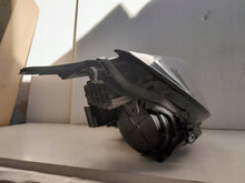 Laden Sie das Bild in den Galerie-Viewer, Frontscheinwerfer Opel Crossland X 13467967 1346968 Ein Satz Headlight SCH6867556162jk