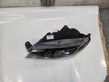 Laden Sie das Bild in den Galerie-Viewer, Frontscheinwerfer Skoda Superb 3V1941015A Links Scheinwerfer Headlight SCH5856896738cp