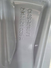 Load image into Gallery viewer, 1x Alufelge 17 Zoll 6.5" 5x100 49ET Glanz Silber 2GM601025A VW T-Cross Rim Wheel FEL9454703305uw