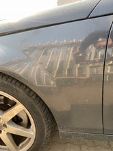 Laden Sie das Bild in den Galerie-Viewer, Kotflügel Mercedes-Benz W204 Vorne Links