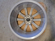 Load image into Gallery viewer, 1x Alufelge 20 Zoll 6880688 BMW X7 G07 Rim Wheel FEL6676388605bi