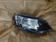 Laden Sie das Bild in den Galerie-Viewer, Frontscheinwerfer Skoda Fabia III 6V1941016C Rechts Scheinwerfer Headlight SCH1774904750nq