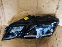 Load image into Gallery viewer, Frontscheinwerfer Skoda Octavia III 5E1941015F LED Ein Stück (Rechts oder Links) SCH2722995017dv