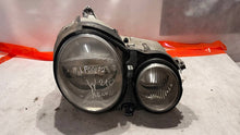 Laden Sie das Bild in den Galerie-Viewer, Frontscheinwerfer Mercedes-Benz W210 A2108203061 Rechts Scheinwerfer Headlight SCH6759209177kn