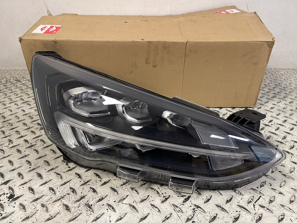 Frontscheinwerfer Ford Focus MX7B-13E014-ED Rechts Scheinwerfer Headlight SCH6570702396ci