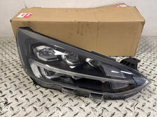 Laden Sie das Bild in den Galerie-Viewer, Frontscheinwerfer Ford Focus MX7B-13E014-ED Rechts Scheinwerfer Headlight SCH6570702396ci