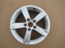 Laden Sie das Bild in den Galerie-Viewer, 1x Alufelge 16 Zoll 6.0" 5x112 50ET Audi A3 Rim Wheel FEL3942188214hl