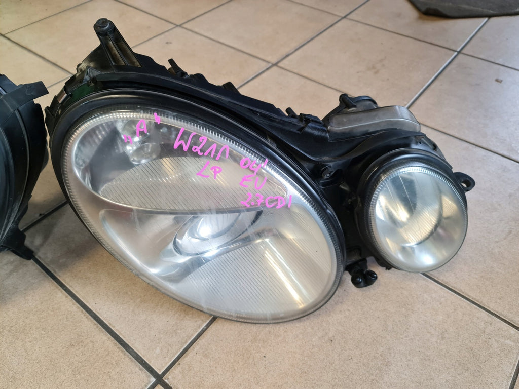 Frontscheinwerfer Mercedes-Benz W211 Xenon Ein Stück (Rechts oder Links) SCH2213319672cv