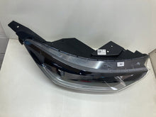 Laden Sie das Bild in den Galerie-Viewer, Frontscheinwerfer Hyundai I20 III 92102-Q0050 Rechts Scheinwerfer Headlight