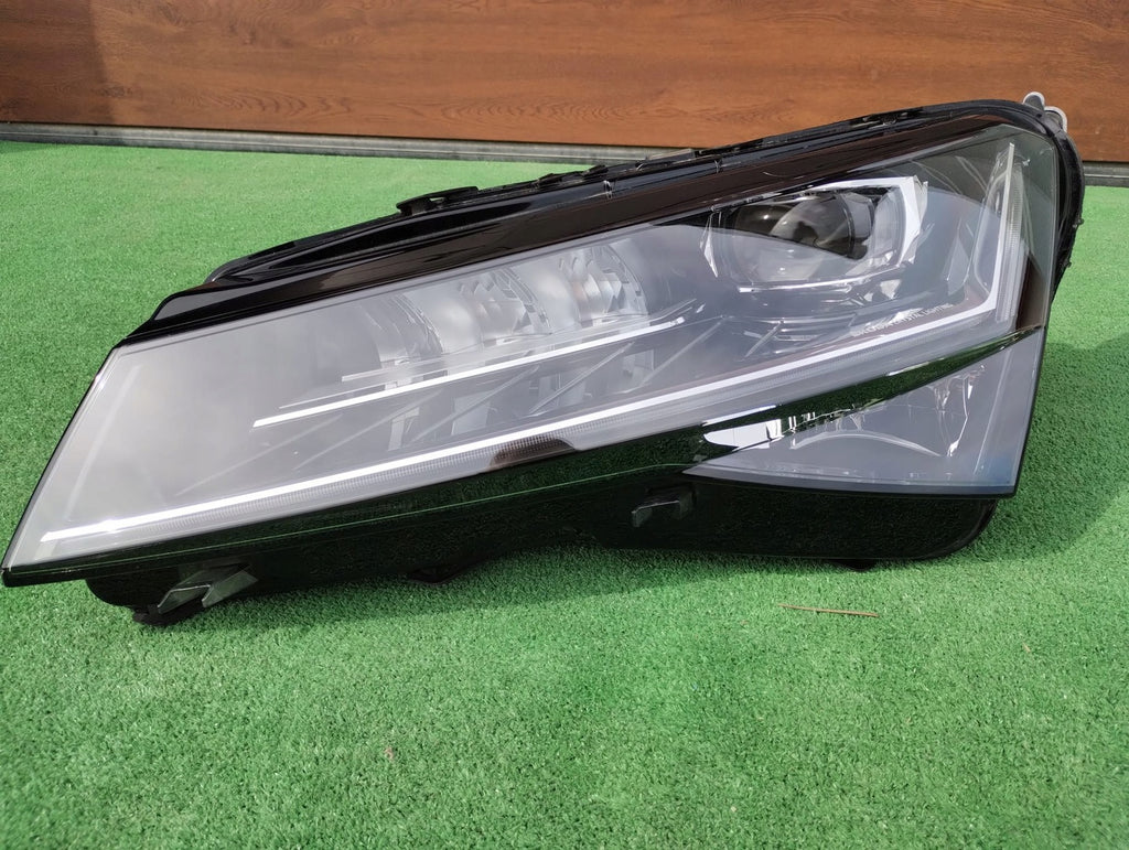 Frontscheinwerfer Skoda Superb III 3V1941017D Xenon Links Scheinwerfer Headlight