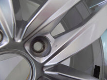 Laden Sie das Bild in den Galerie-Viewer, 1x Alufelge 18 Zoll 7.5" 5x112 51ET 5GM601025A VW Golf Rim Wheel FEL3171945911bv