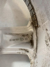 Load image into Gallery viewer, 1x Alufelge 17 Zoll 7.0" 5x110 Opel Astra H Zafira B Rim Wheel FEL5516459527cx