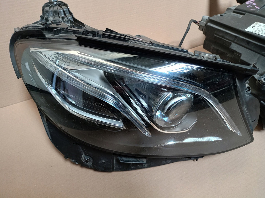 Frontscheinwerfer Mercedes-Benz W213 Ein Stück (Rechts oder Links) Headlight