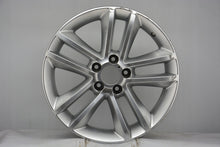 Laden Sie das Bild in den Galerie-Viewer, 1x Alufelge 17 Zoll 7.0&quot; 5x110 44ET Matt Silber 13212361 Opel Rim Wheel