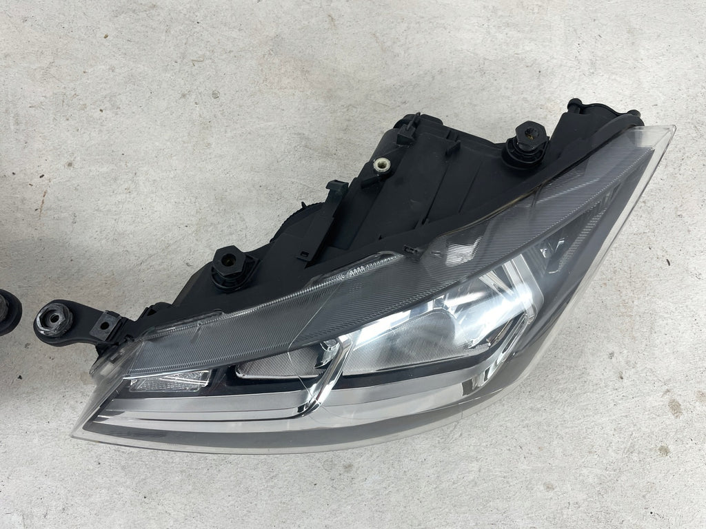 Frontscheinwerfer Seat Ibiza 6F1941015A LED Ein Stück (Rechts oder Links)