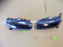 Laden Sie das Bild in den Galerie-Viewer, Frontscheinwerfer Dacia Spring 266052417R LED Links Scheinwerfer Headlight