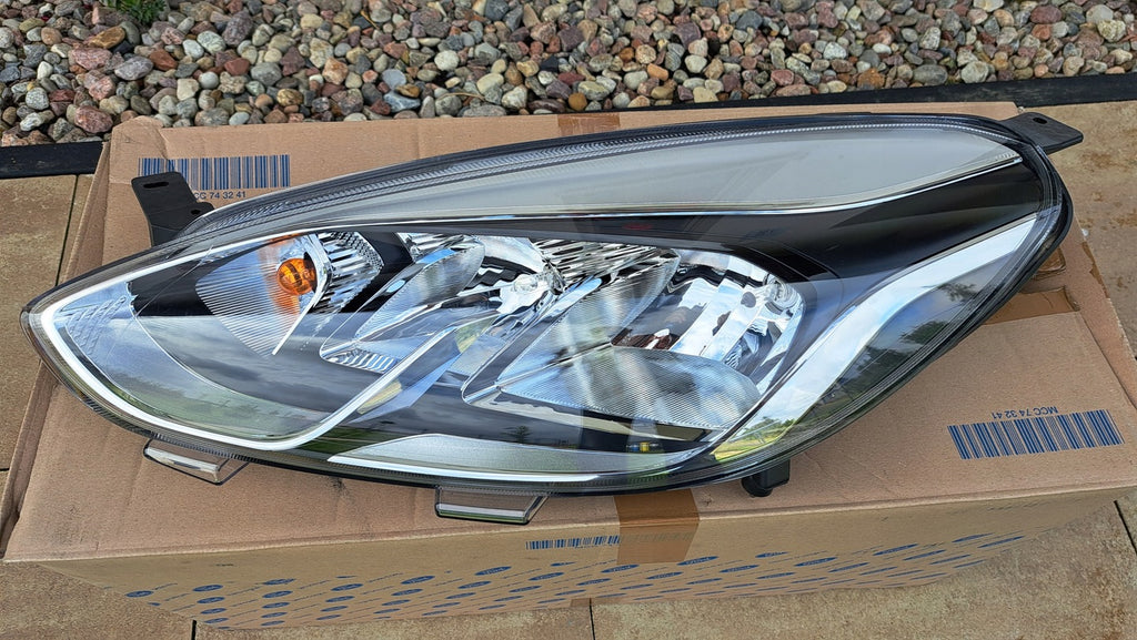 Frontscheinwerfer Ford Fiesta I Ein Stück (Rechts oder Links) Headlight SCH9515152930gn