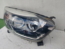 Laden Sie das Bild in den Galerie-Viewer, Frontscheinwerfer Renault Captur 260102734R 260603859R Rechts oder Links