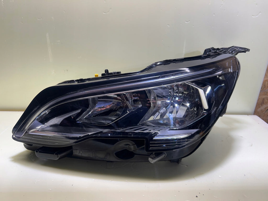 Frontscheinwerfer Peugeot 5008 1616878080 9810478180 Links Headlight SCH6538384126hg