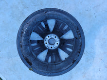 Laden Sie das Bild in den Galerie-Viewer, 1x Alufelge 18 Zoll 7.5" 5x108 49ET Glanz Schwarz 9809687377 Peugeot 5008 FEL3948172299mg