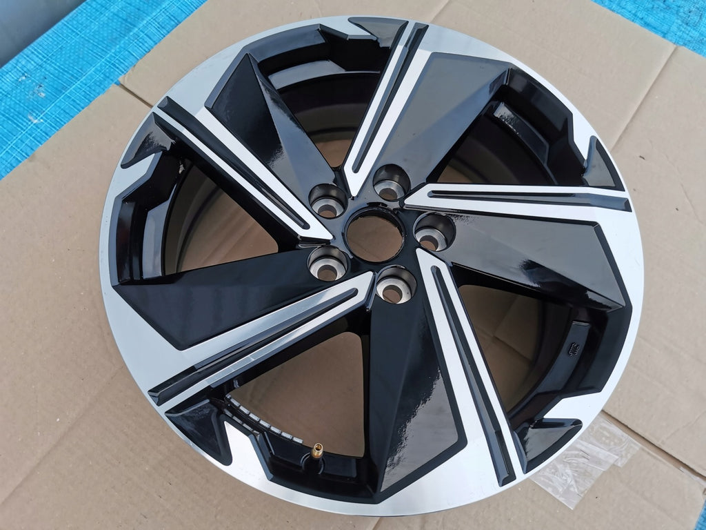 1x Alufelge 18 Zoll 7.0" 5x114.3 38ET Mitsubishi Eclipse Cross Rim Wheel