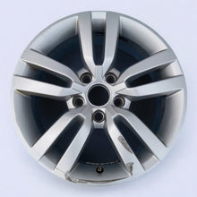 Laden Sie das Bild in den Galerie-Viewer, 1x Alufelge 16 Zoll 6.5&quot; 5x112 33ET Silber 5M0601025R VW Golf V Plus Rim Wheel