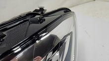 Laden Sie das Bild in den Galerie-Viewer, Frontscheinwerfer VW Touran 5TB941035B Full LED Links Scheinwerfer Headlight