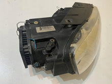 Laden Sie das Bild in den Galerie-Viewer, Frontscheinwerfer VW Passat Xenon Rechts Scheinwerfer Headlight SCH5767072963fv