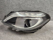 Laden Sie das Bild in den Galerie-Viewer, Frontscheinwerfer Mercedes-Benz W246 A2468207161 Xenon Links Headlight SCH1991356002wk