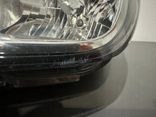 Load image into Gallery viewer, Frontscheinwerfer Hyundai I10 92101-B9300 Links Scheinwerfer Headlight