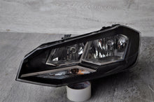 Laden Sie das Bild in den Galerie-Viewer, Frontscheinwerfer VW Polo 2G1941005 Links Scheinwerfer Headlight