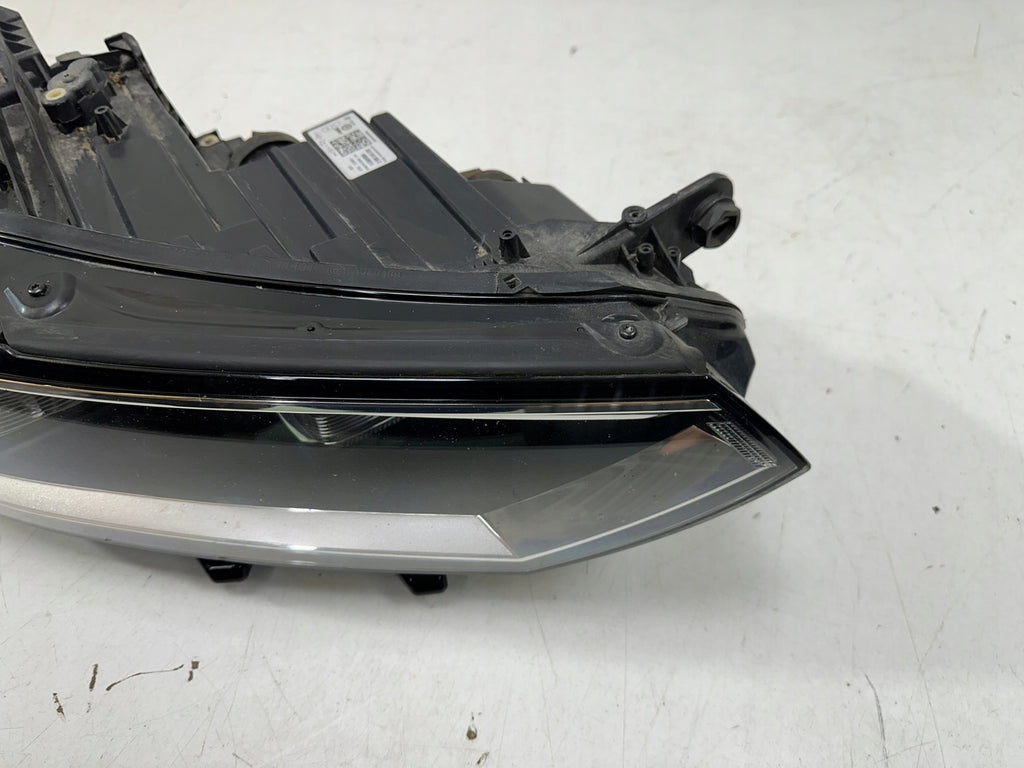 Frontscheinwerfer VW Passat B8 Halogen Rechts Scheinwerfer Headlight