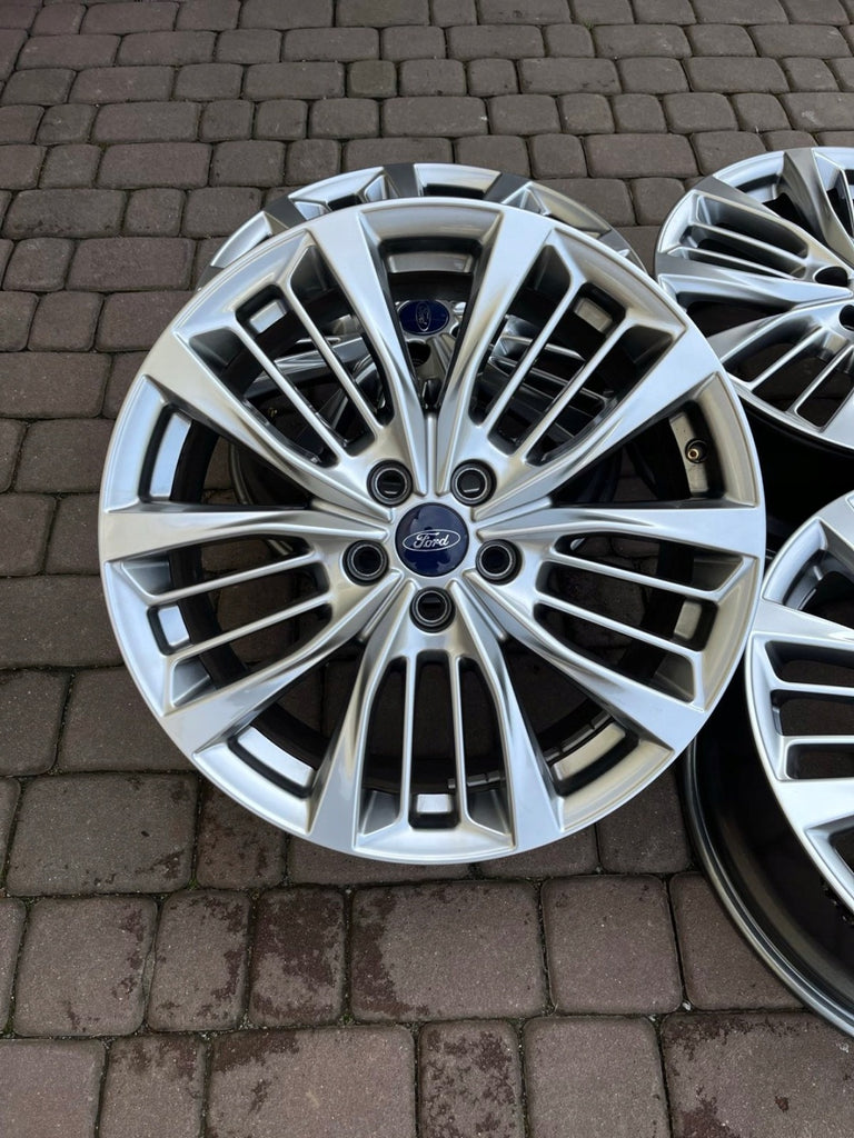 4x Alufelge 18 Zoll 7.5" 5x108 50ET Glanz Grau LV4J-1007-A1A Ford Kuga I FEL4449011613qe