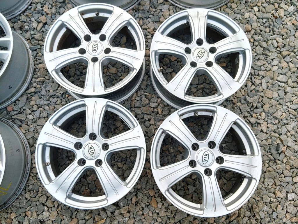 4x Alufelge 16 Zoll 6.5" 5x114.3 31ET Glanz Silber Hyundai I Rim Wheel FEL9105965318hc