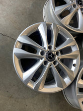 Load image into Gallery viewer, 4x Alufelge 17 Zoll 7.0" 5x112 48 5ET Glanz Silber A2054018000 Mercedes-Benz FEL3573289541pw