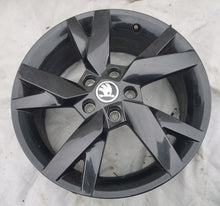 Laden Sie das Bild in den Galerie-Viewer, 1x Alufelge 17 Zoll 6.5" 5x112 46ET 5E3601025 Skoda Octavia Rim Wheel FEL2214754901ci