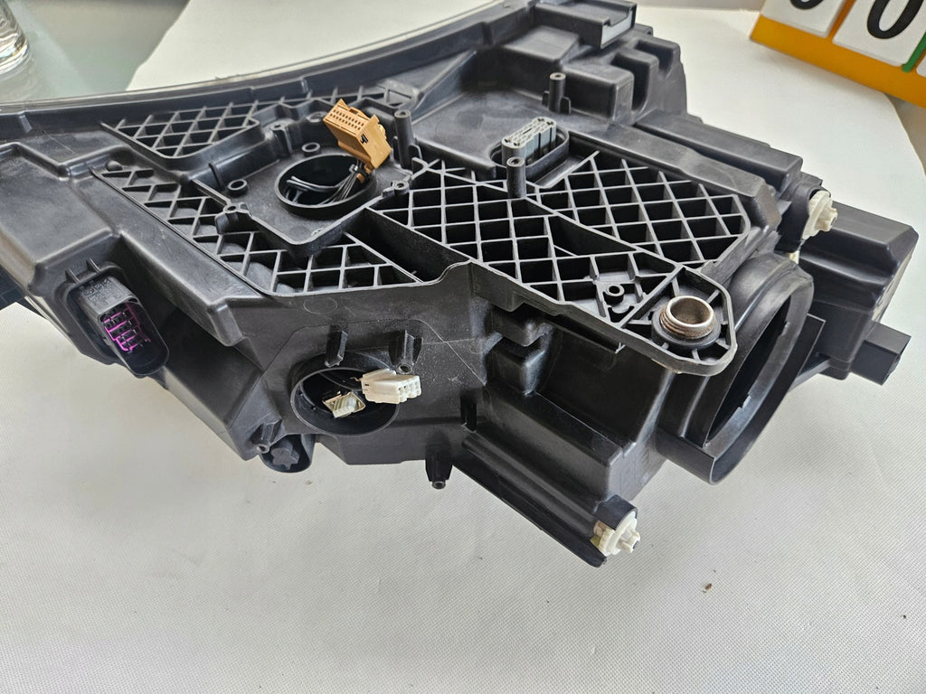 Frontscheinwerfer Skoda Superb III 3V1941015B Xenon Rechts oder Links