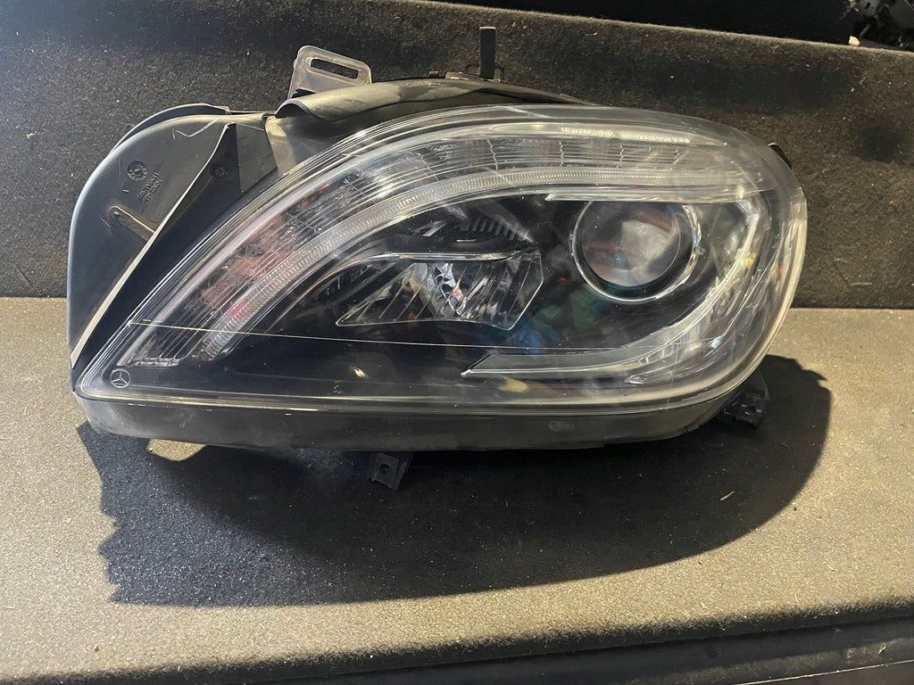Frontscheinwerfer Mercedes-Benz W166 A1668202259 XENON Links Headlight