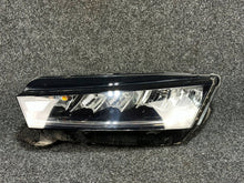 Load image into Gallery viewer, Frontscheinwerfer Skoda Octavia IV 5E4941015 Full LED Links Headlight SCH4577321016wq
