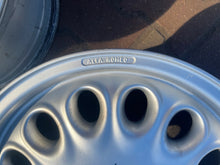 Laden Sie das Bild in den Galerie-Viewer, 1x Alufelge 16 Zoll 6.5&quot; 5x98 35ET Glanz Silber 60608608 Alfa Romeo Rim Wheel