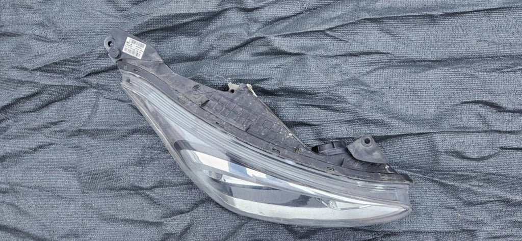 Frontscheinwerfer Hyundai I10 Rechts Scheinwerfer Headlight SCH9273070804mw