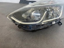 Laden Sie das Bild in den Galerie-Viewer, Frontscheinwerfer Renault Clio IV Hatchback 0104639990001033633362 Links SCH3806066133ze