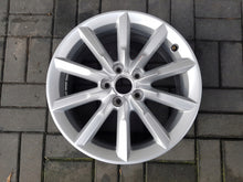 Laden Sie das Bild in den Galerie-Viewer, 1x Alufelge 17 Zoll 7.0&quot; 5x112 43ET Glanz Silber 8U0601025S Audi Q3 Rim Wheel