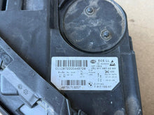 Laden Sie das Bild in den Galerie-Viewer, Frontscheinwerfer BMW F11 F10 7317131 7317132 Xenon Ein Satz Headlight