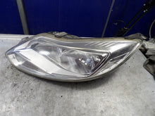 Laden Sie das Bild in den Galerie-Viewer, Frontscheinwerfer Ford Focus BM51-13W030-AH Ein Stück (Rechts oder Links) SCH3638922968ox